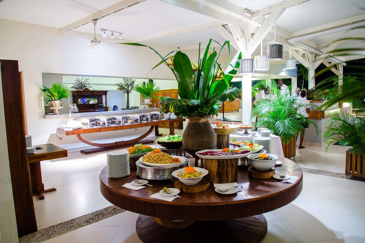 Hotel Montana Petionville Екстер'єр фото