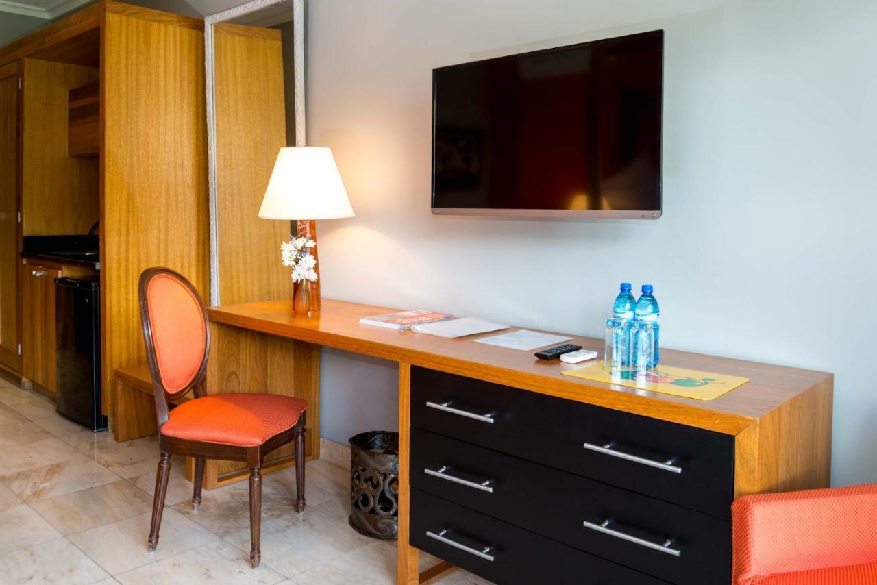 Hotel Montana Petionville Екстер'єр фото
